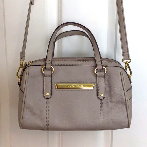 Tignanello Handbags - SALE 👜 Tignanello Leather Crossbody